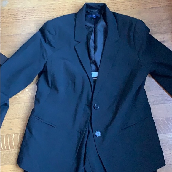 Black Blazer and straight leg pants. - Picture 3 of 9